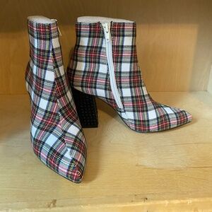 Betsey Johnson Plaid Chunkey Ankle Boots
